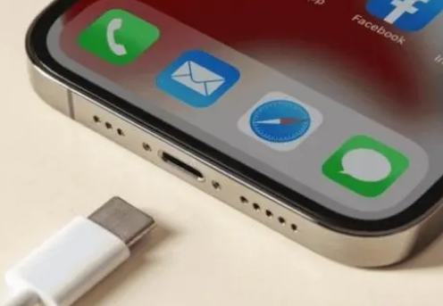 德清苹果15维修分享iPhone15改USB-C接口后能和安卓用户互借充电器吗 